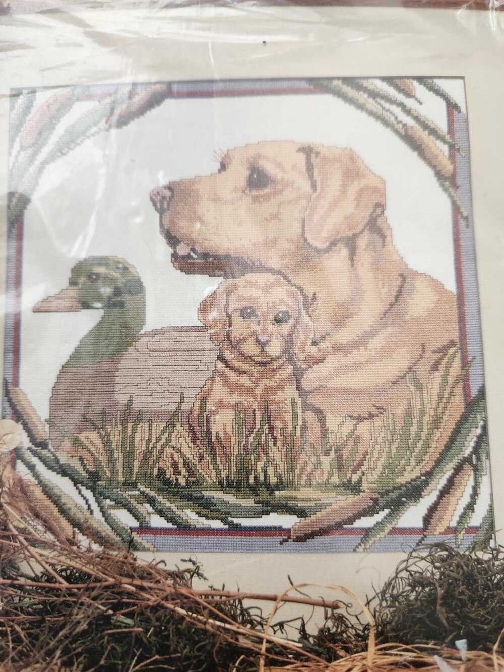 Golden Lab and Decoy Picture Counted Cross-stitched No. 50721 Original Creative